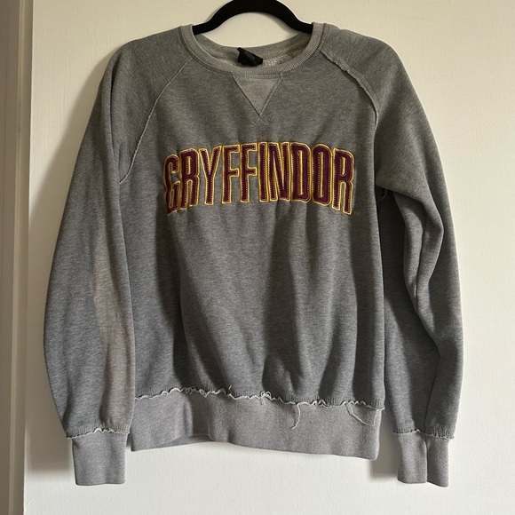 Warner Bros. Tops - Universal Studios Wizarding World of Harry Potter Gryffindor Crewneck Sweatshirt